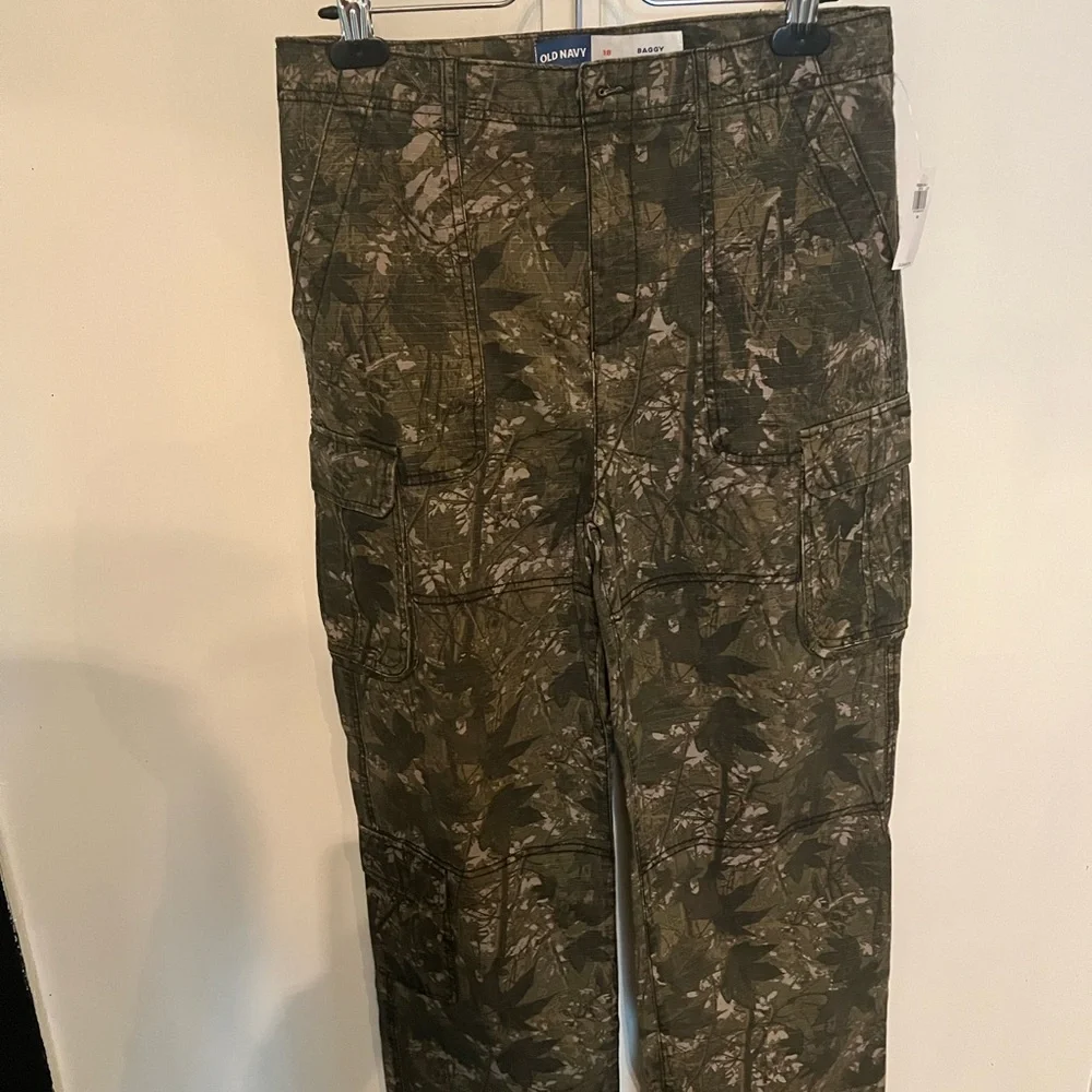 Kids Old Navy Olive Green Camo Cargo Pants